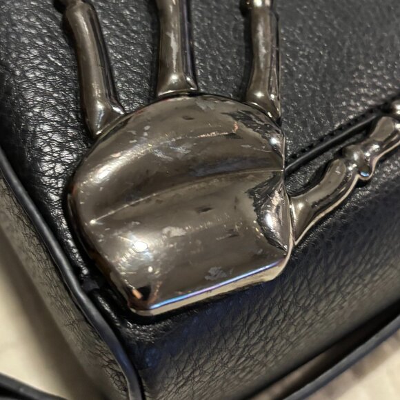💀 DISNEY Our Universe Nightmare Before Christmas Skeleton Hands Bag 🖤 - Picture 4 of 5